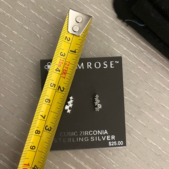 Cubic Zirconia & Sterling Silver stud earrings - Picture 3 of 3